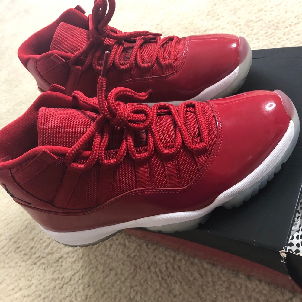Jordan retro 11. Gently used.